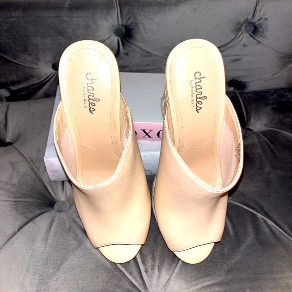 Charlie’s beautiful wedges with stretch - Picture 2 of 5